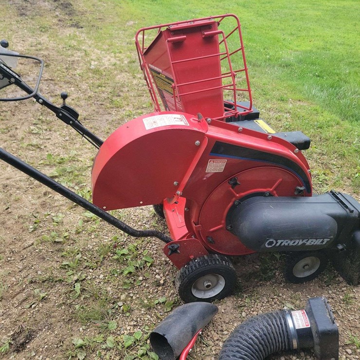 Troy-Built 5Hp Chipper/Vac, Motor is Free