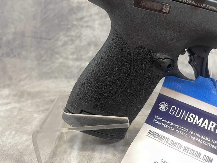 #5172-•-smith-&-wesson-m&p-shield,-9mm-luger-pistol,-sn:-jnj6613-(neenah,-wi)-image-6