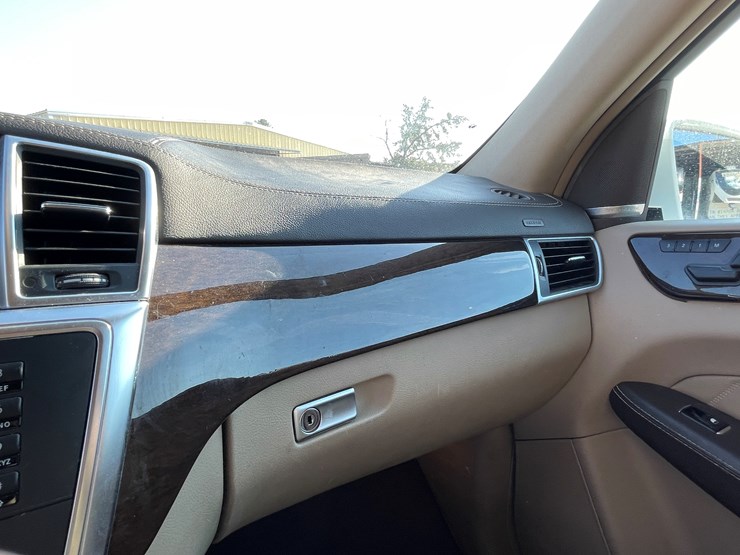 2015-mercedes-benz-gl450-image-62