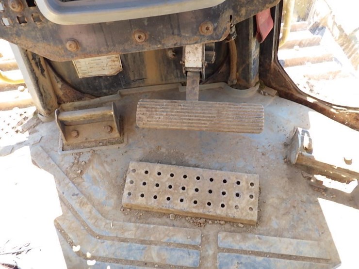 2011-caterpillar-d7e-image-31