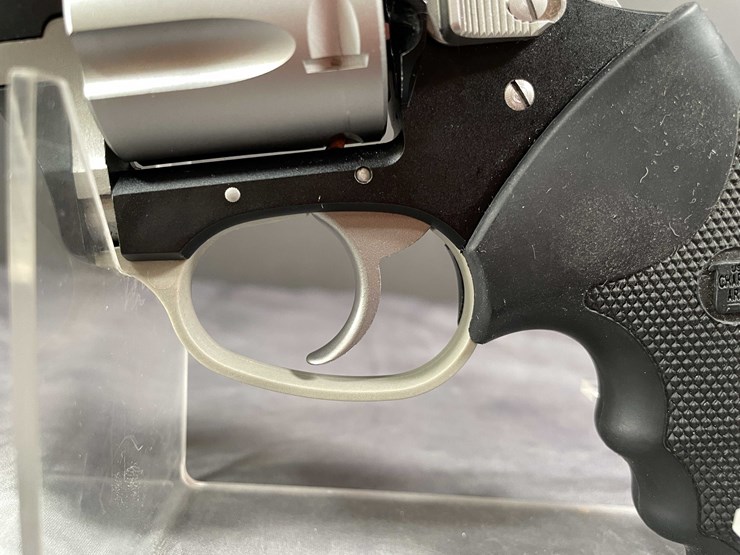 #5155-•-charter-arms-undercover-lite,-38-spl-revolver,-sn:-23l05132,-(neenah,-wi)-image-8