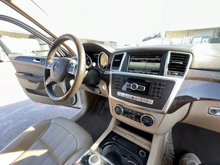 2015-mercedes-benz-gl450-image-103
