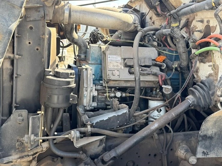 1998-international-4700-image-25