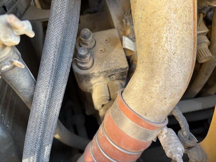 2012-deere-672gp-image-77