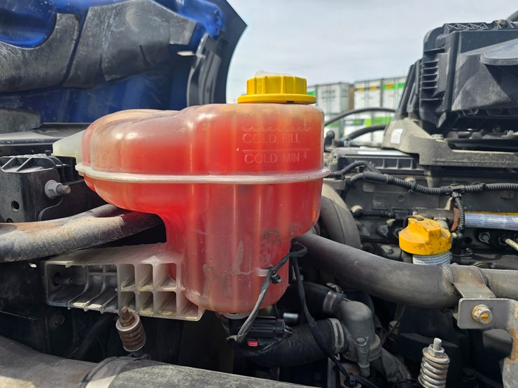 2019-freightliner-cascadia-126-image-36