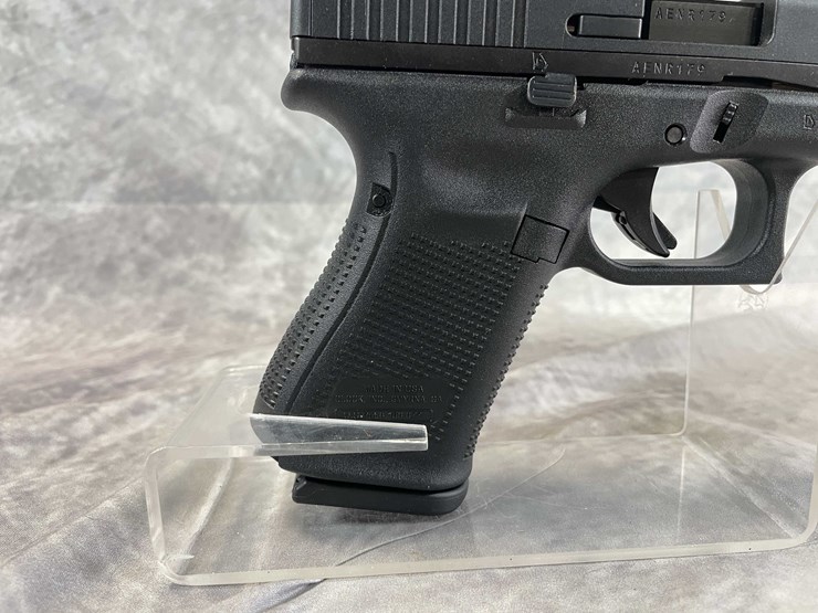 #5141-•-glock-g44,-22-lr-pistol,-sn:-aenr179,-(neenah,-wi)-image-6