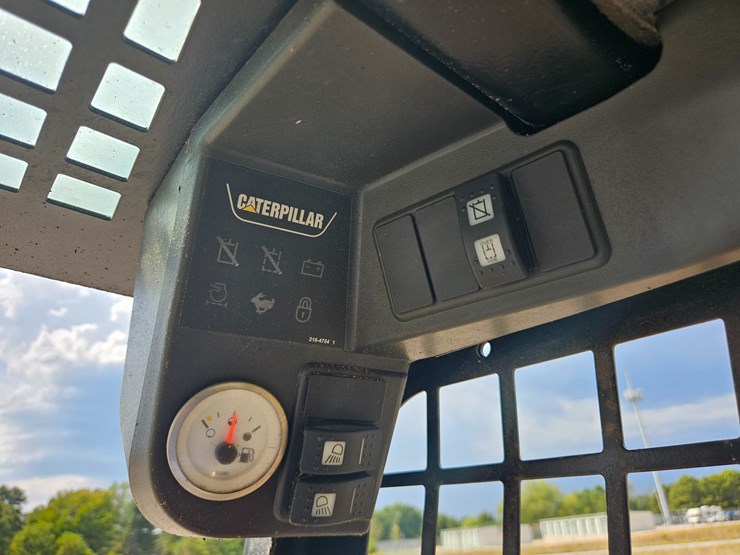 caterpillar-247b-image-38