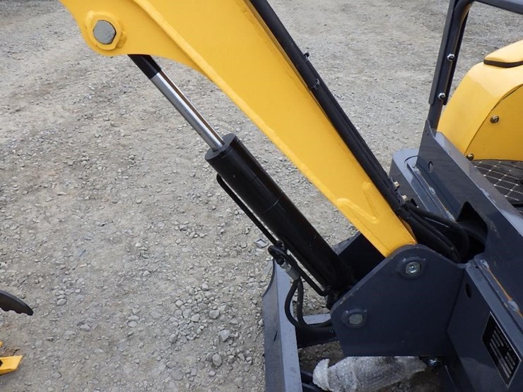 2025-infront-yfe16-hydraulic-excavator-image-8