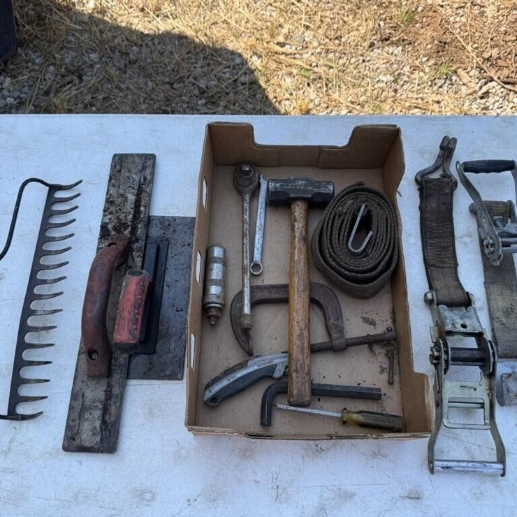 Ratchet Straps, Trowels & Mini Sledge Hammer