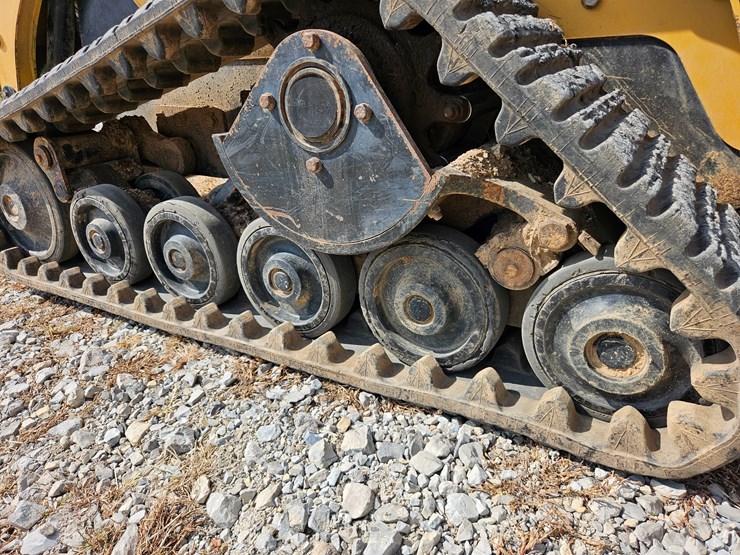 caterpillar-247b-image-48