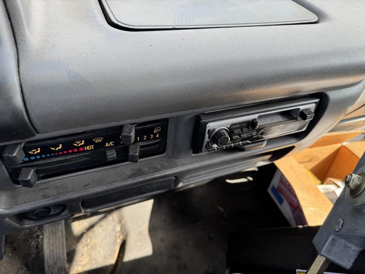 2003-gmc-w4500-image-49
