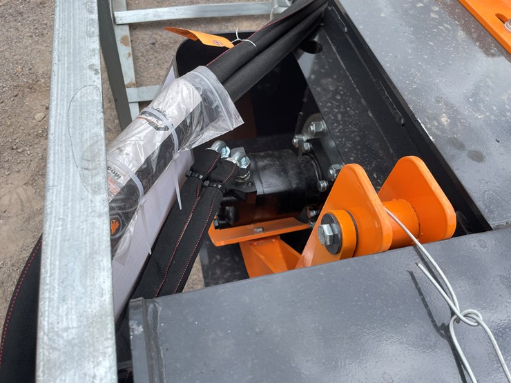 #2014-•-skid-steer-trencher-image-12