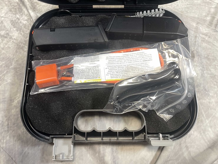 #5146-•-glock-g17-gen-5,-9mm-luger-pistol,-sn:-bvst133,-(neenah,-wi)-image-25