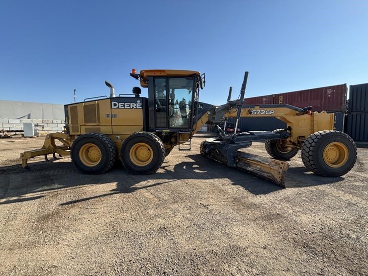 2012-deere-672gp-image-7