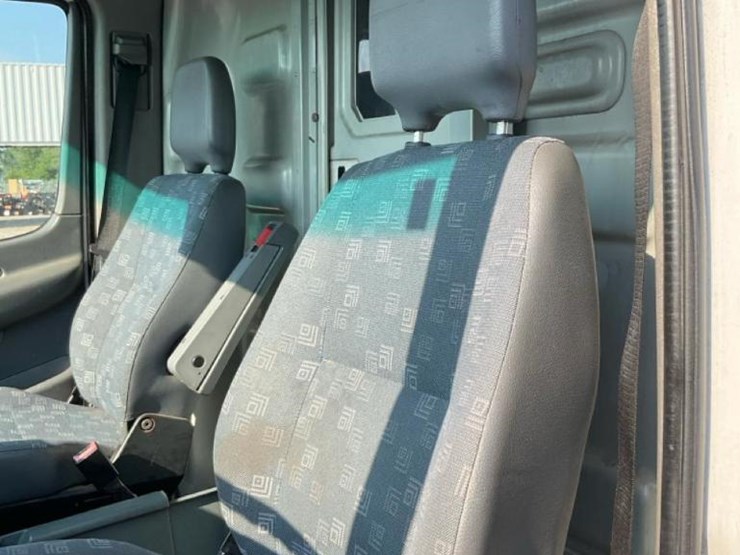 2004-dodge-sprinter-2500-image-57