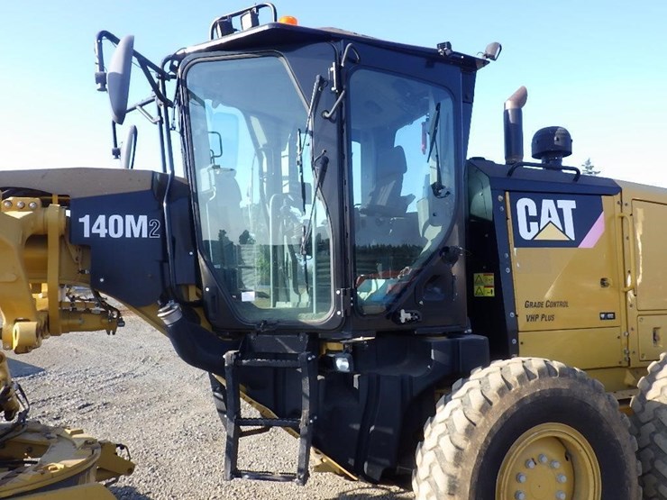 2013-caterpillar-140m2-image-24