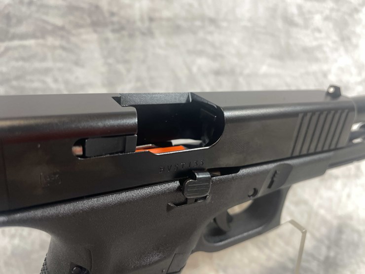 #5146-•-glock-g17-gen-5,-9mm-luger-pistol,-sn:-bvst133,-(neenah,-wi)-image-12