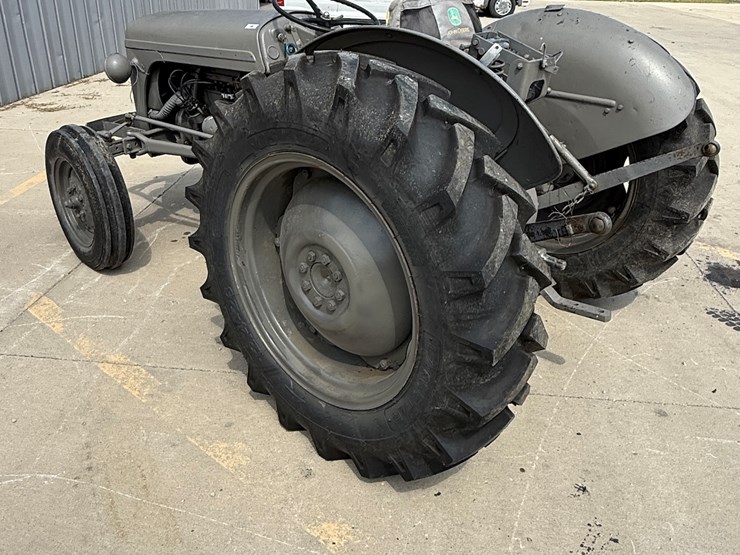 ford-tractor-image-7