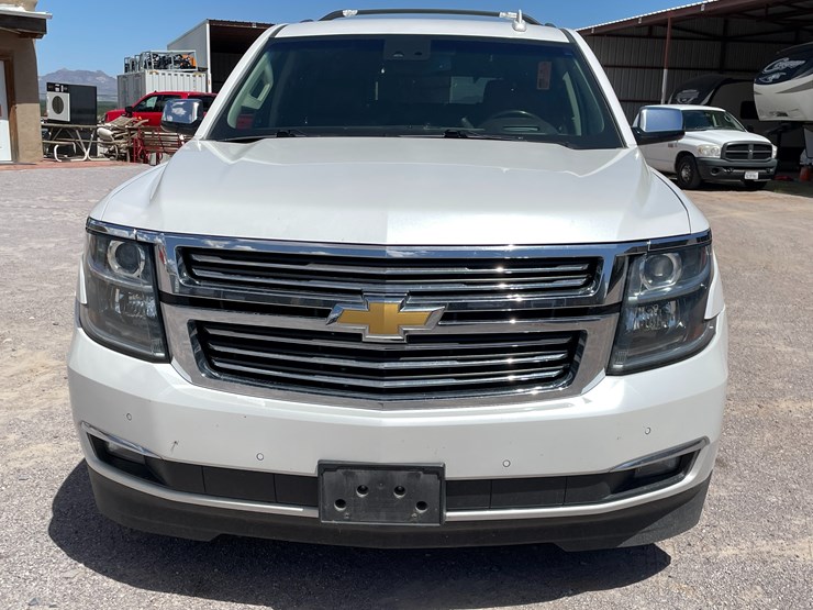 2017-chevrolet-tahoe-image-2