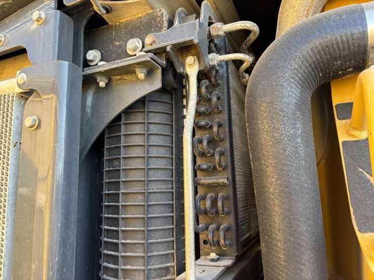 2012-deere-672gp-image-78
