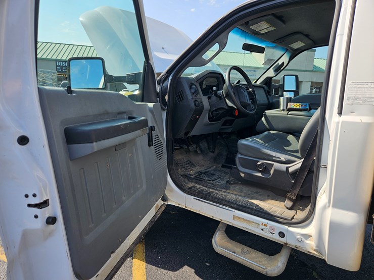 2011-ford-f450-image-37
