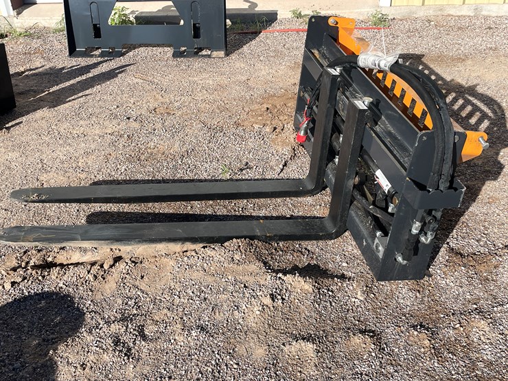 #2030-•-skid-steer-pallet-fork-hydraulic-adjustable-image-7