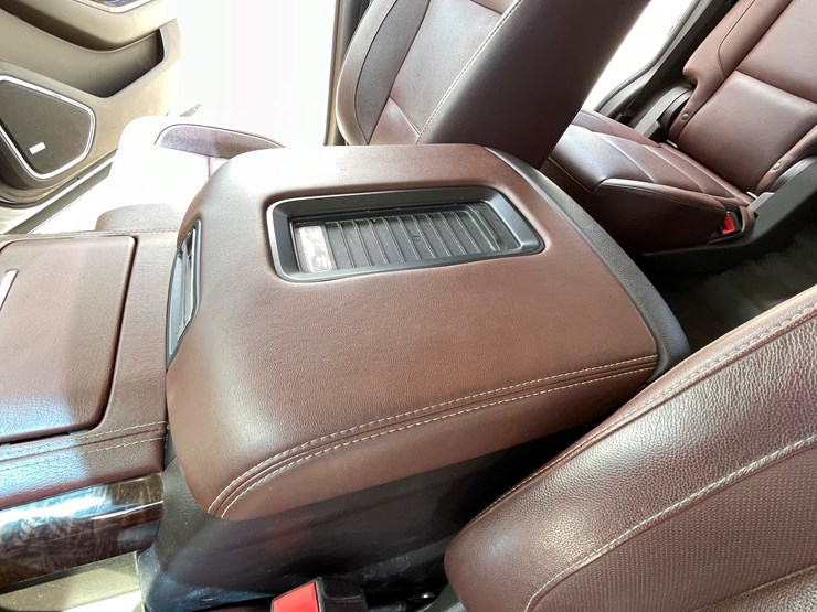 2017-chevrolet-tahoe-image-75