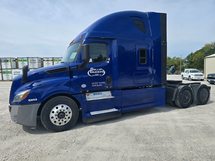 2019-freightliner-cascadia-126-image-4