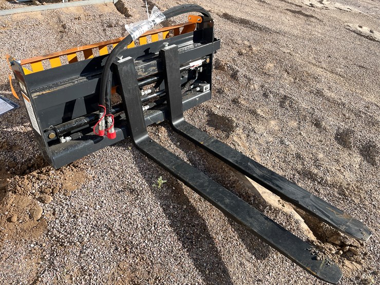 #2031-•-skid-steer-pallet-fork-hydraulic-adjustable-image-2