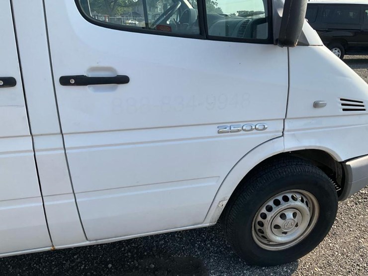 2004-dodge-sprinter-2500-image-40