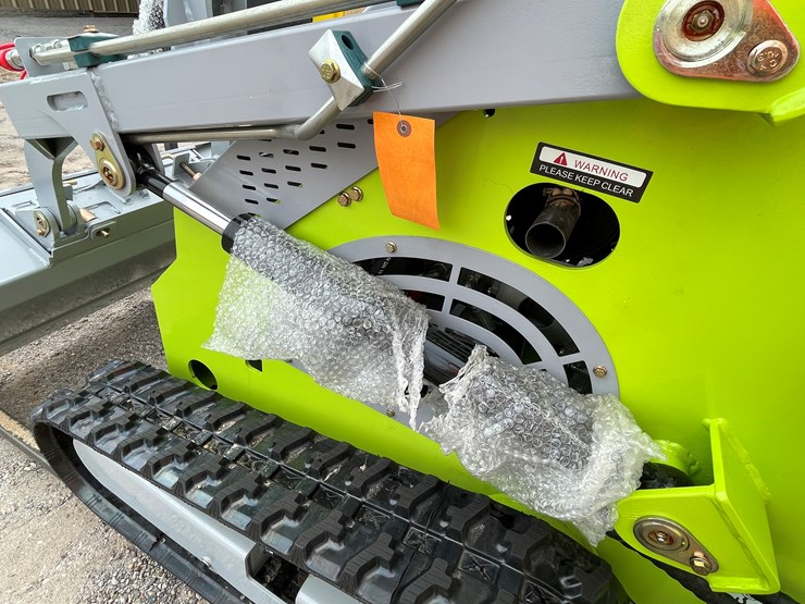 #2027-•-mini-skid-steer-loader-(bucket-damaged)-image-12