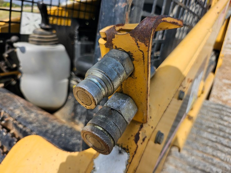 caterpillar-247b-image-73