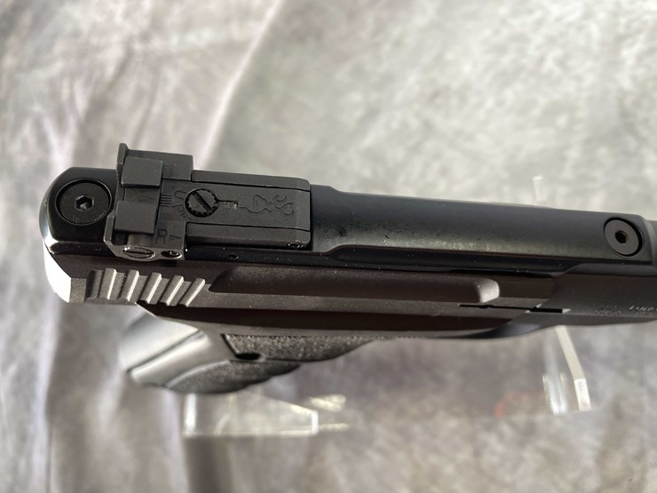 #5162-•-browning-buck-mark,-micro-bull-ufx-22-lr-pistol,-sn:-brus02381ym515,-(neenah,-wi)-image-12