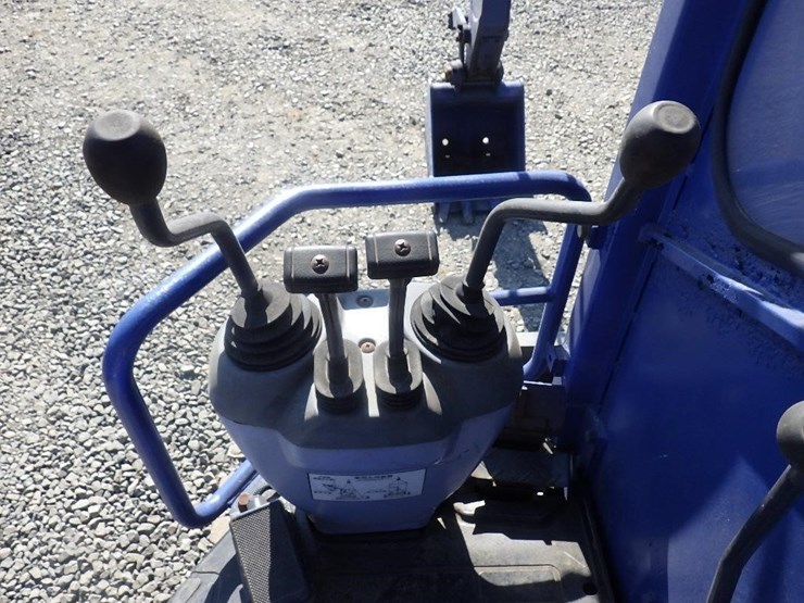 komatsu-pc28uu-image-18