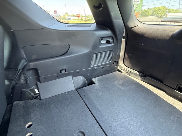 2021-ford-explorer-police-interceptor-image-28