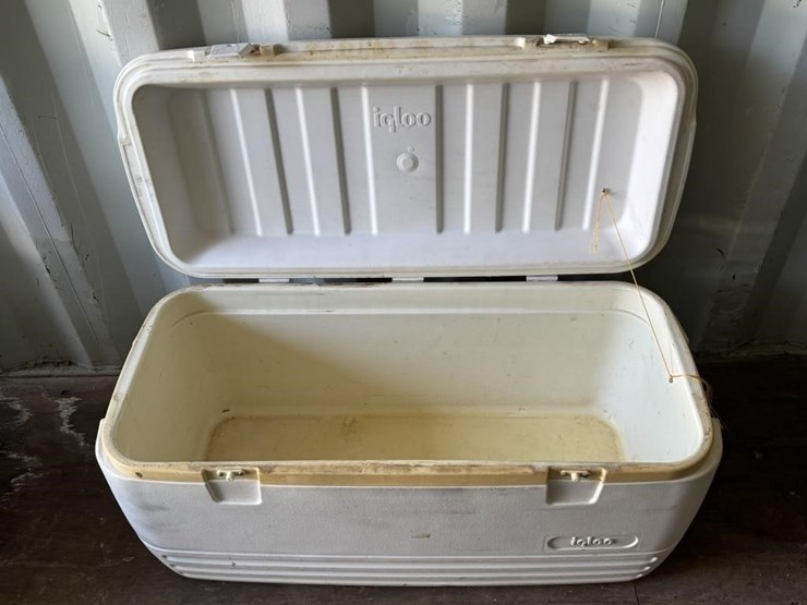 igloo-ice-chest-image-3