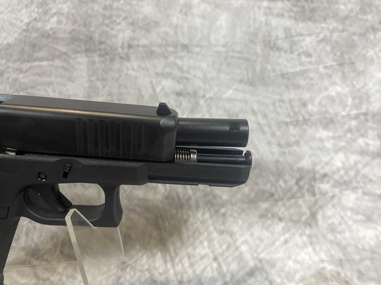 #5146-•-glock-g17-gen-5,-9mm-luger-pistol,-sn:-bvst133,-(neenah,-wi)-image-14