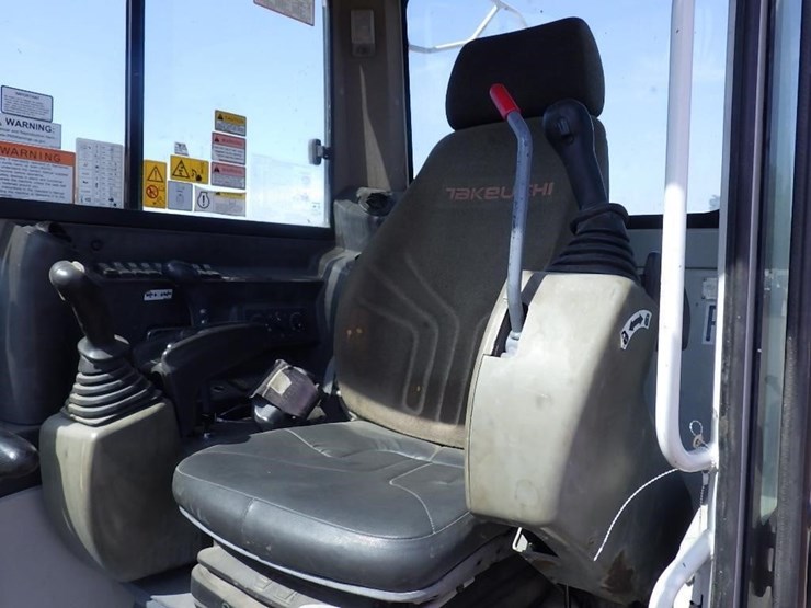 2017-takeuchi-tb290-image-25