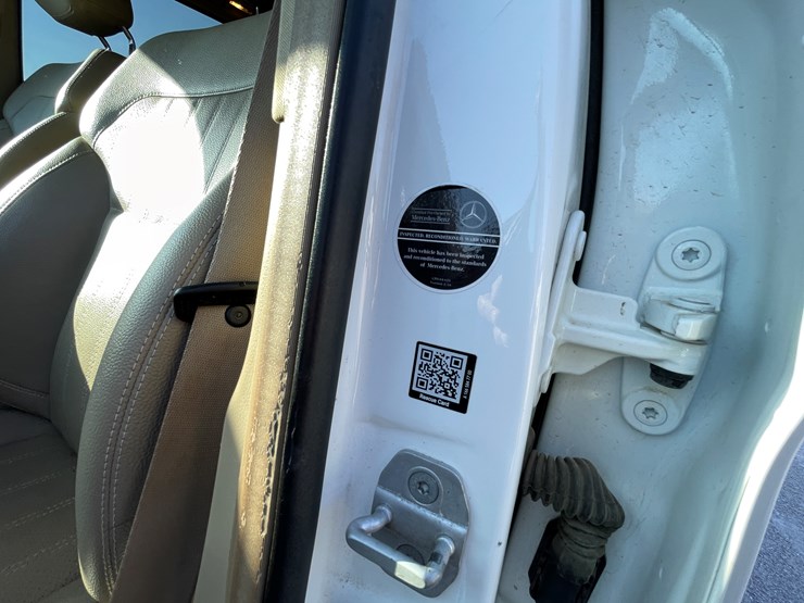 2015-mercedes-benz-gl450-image-37