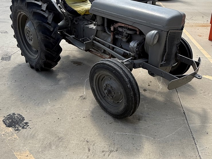 ford-tractor-image-13