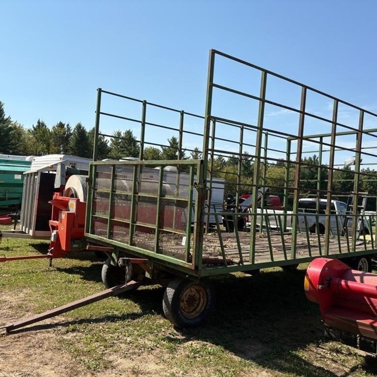 9x18' Hay Rack on Gear