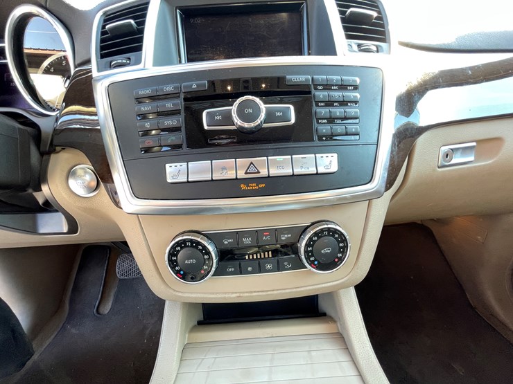 2015-mercedes-benz-gl450-image-74