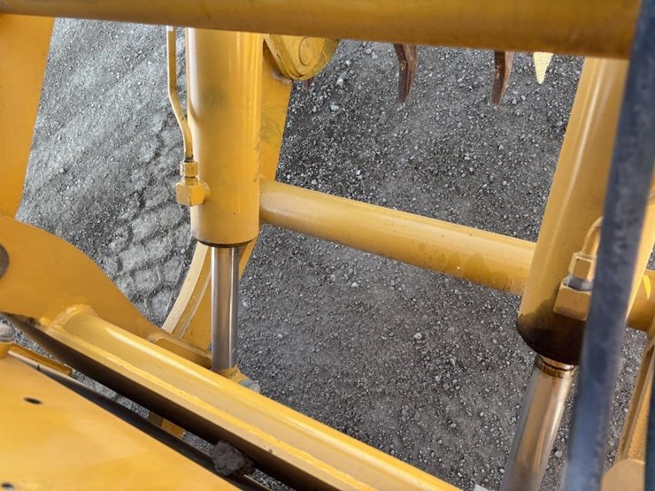 2012-deere-672gp-image-27