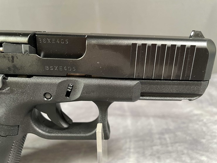 #5147-•-glock-g19-gen-5,-9mm-luger-pistol,-sn:-bsxe405,-(neenah,-wi)-image-13