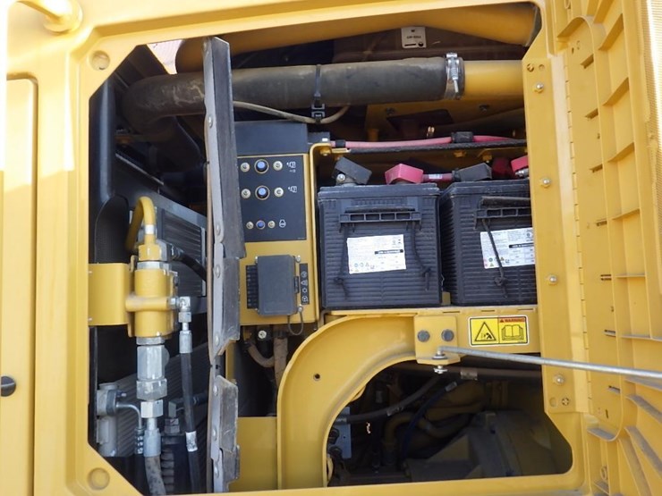 2013-caterpillar-140m2-image-28