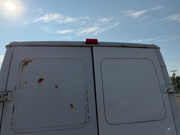 2004-dodge-sprinter-2500-image-25