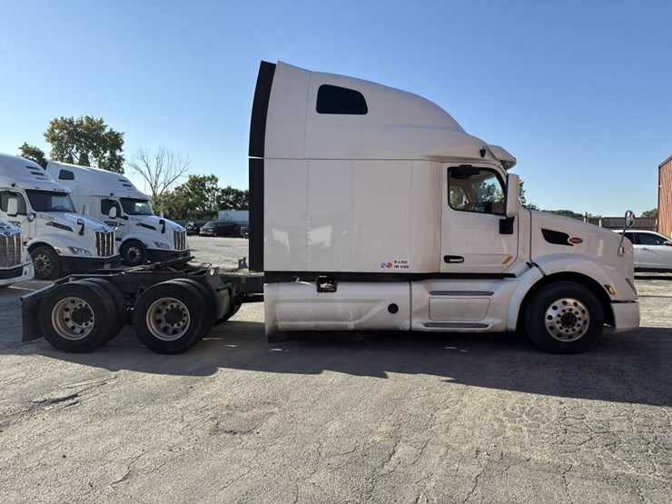 2020-peterbilt-579-image-6