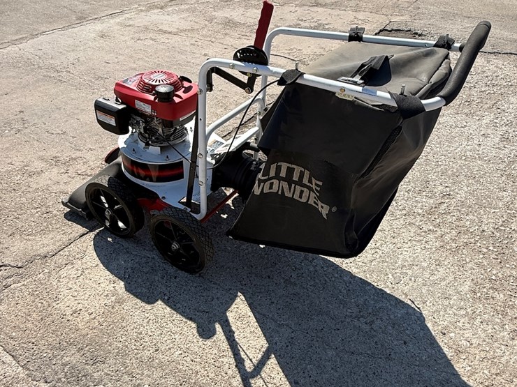 #50-•-2018-schiller-5511-02-01-little-wonder-commercial-walk-behind-lawn-vacuum-image-8