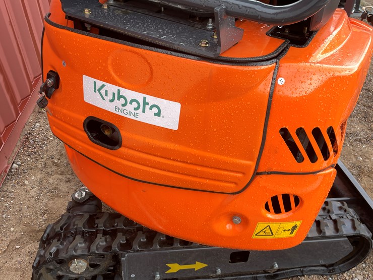 #2010-•-mini-excavator-image-19