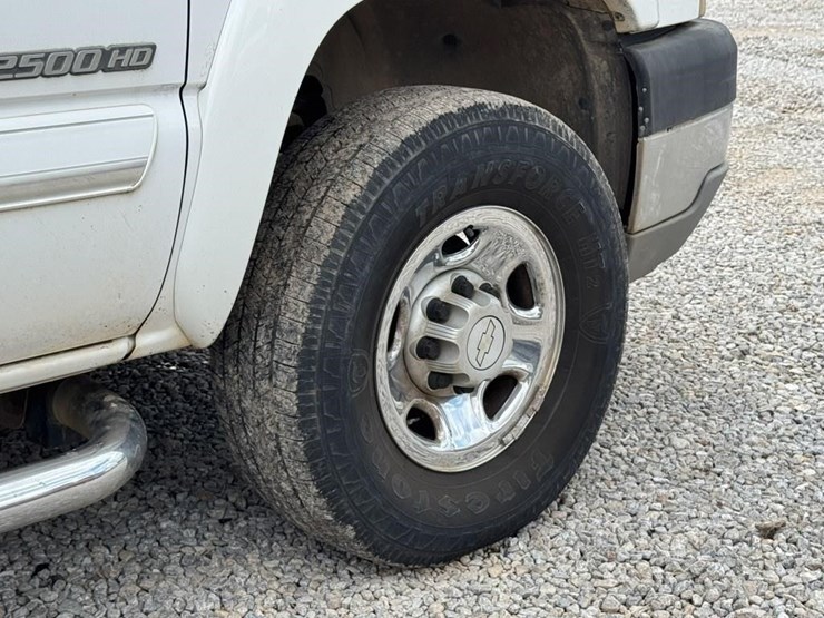2003-chevrolet-silverado-image-29